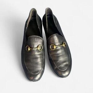 Gucci black leather loafers with gold horsebit 414998